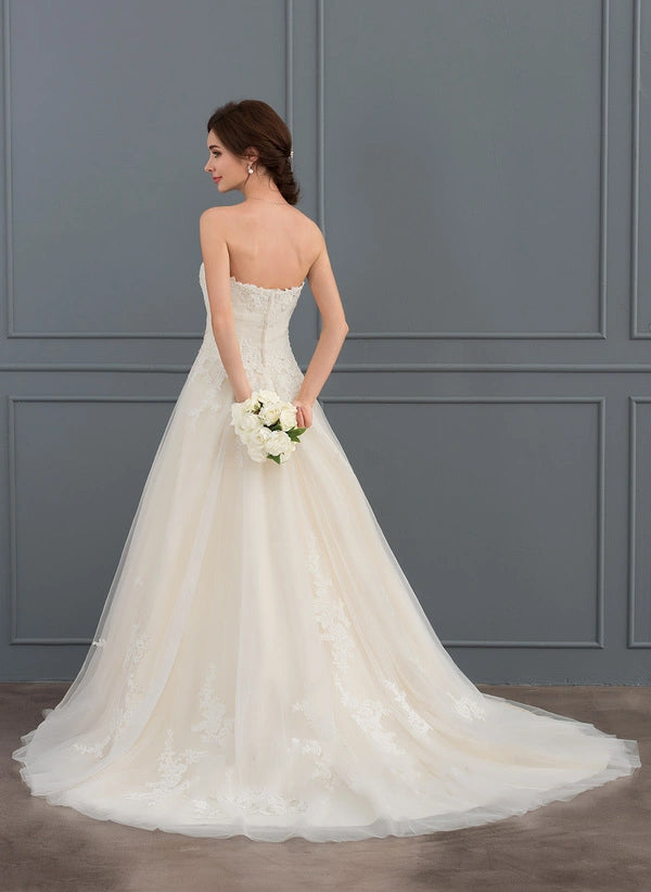 Ball-Gown/Princess Sweetheart Court Train Lace Tulle Wedding Dress With Beading Ruffle